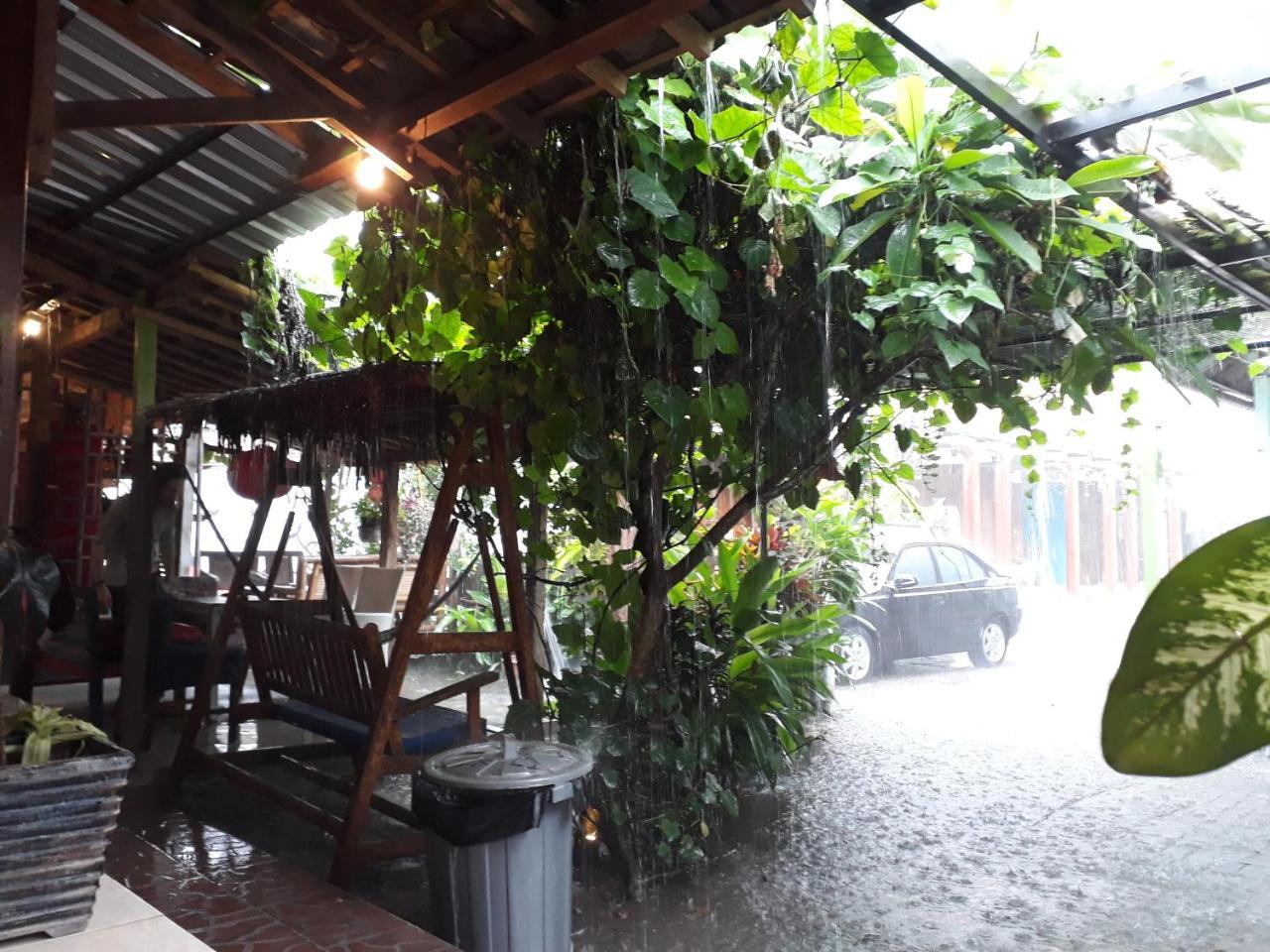 Arjuna Garden Homestay Yogyakarta Kültér fotó